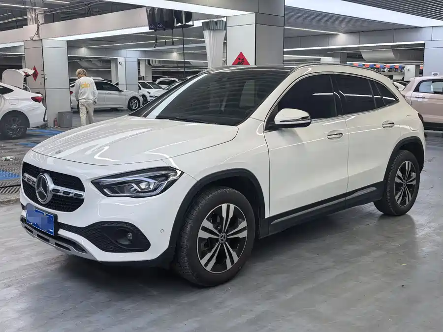 Mercedes Benz GLA