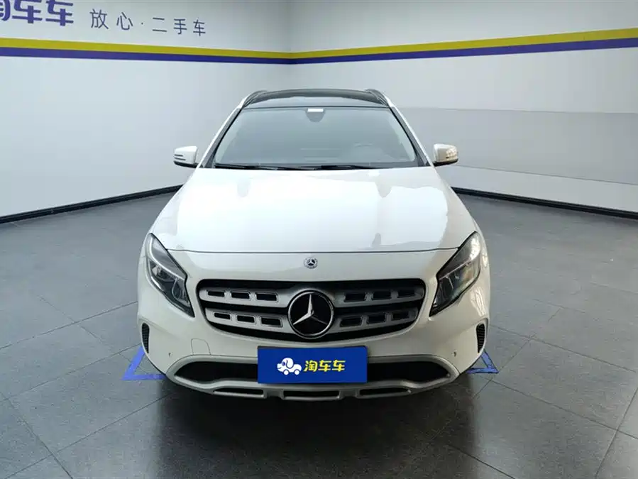Mercedes Benz GLA