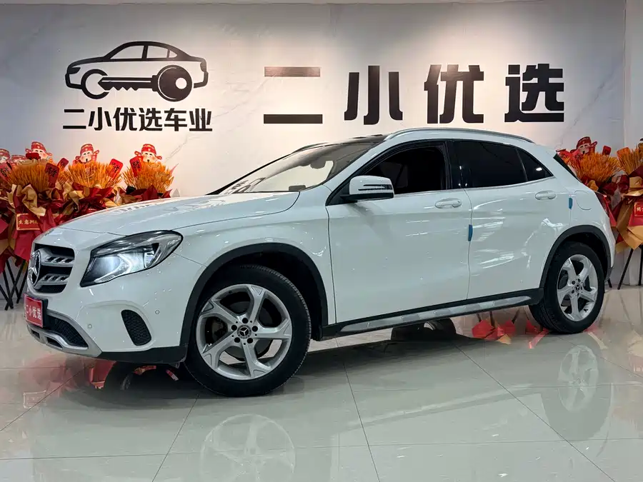 Mercedes Benz GLA