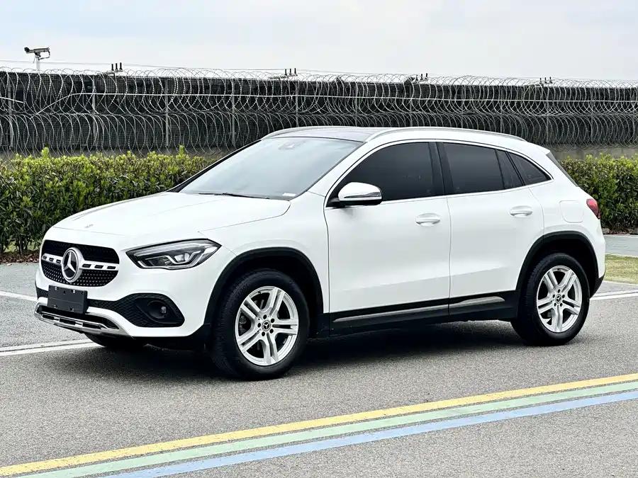 Mercedes Benz GLA