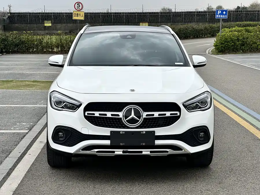 Mercedes Benz GLA