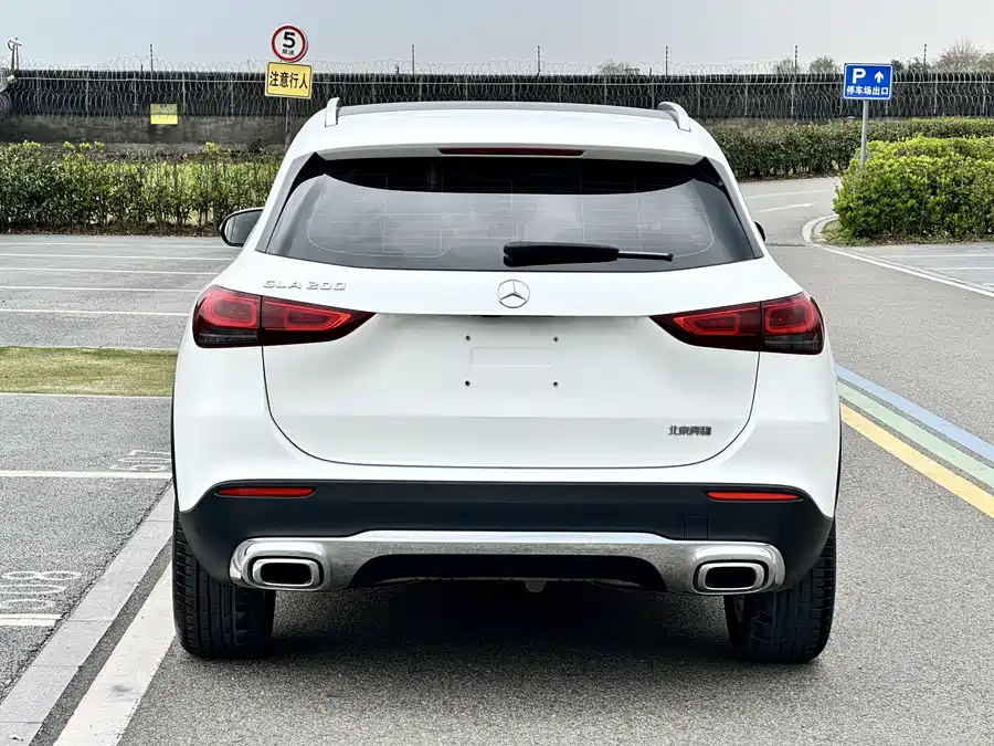 Mercedes Benz GLA