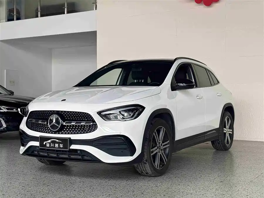 Mercedes Benz GLA