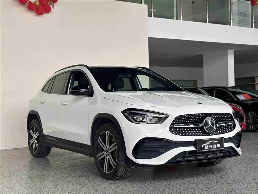 Mercedes Benz GLA