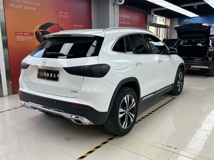 Mercedes Benz GLA