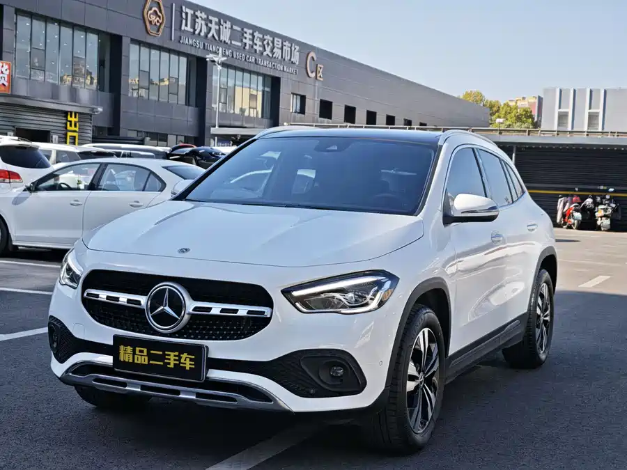 Mercedes Benz GLA