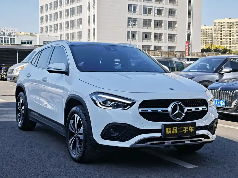 Mercedes Benz GLA