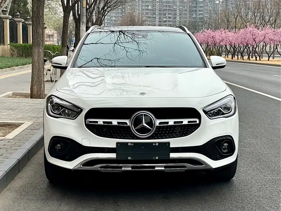 Mercedes Benz GLA
