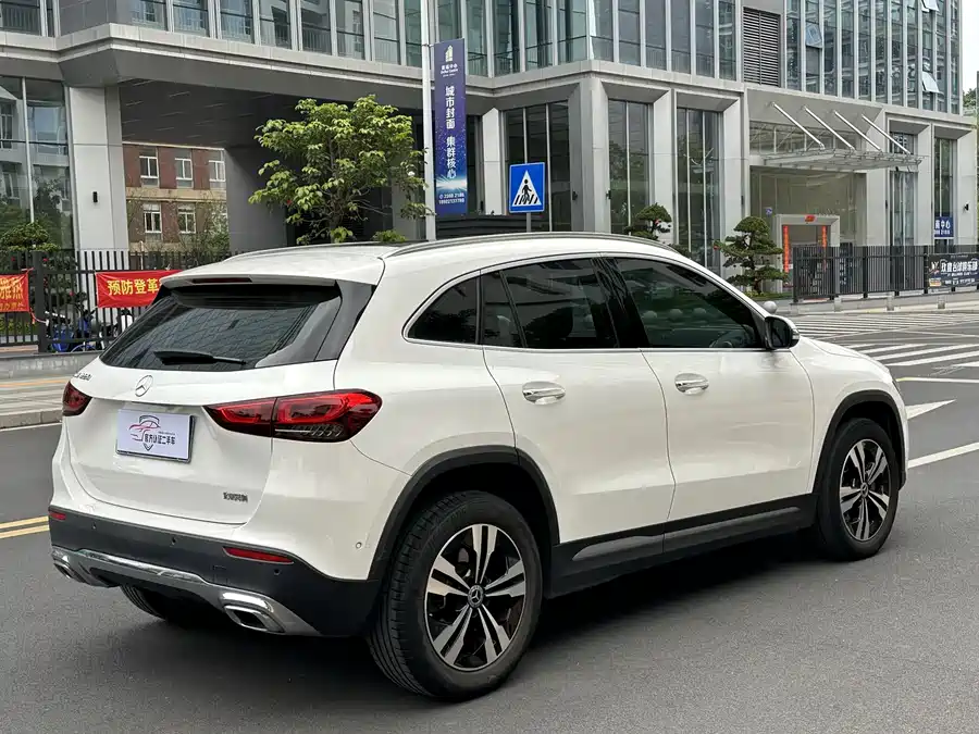 Mercedes Benz GLA
