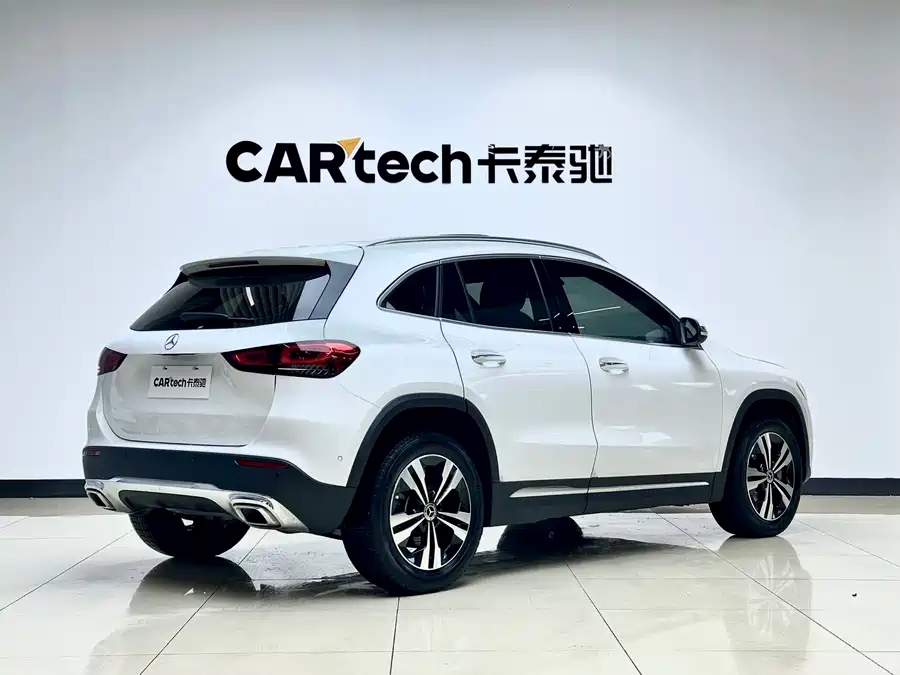 Mercedes Benz GLA