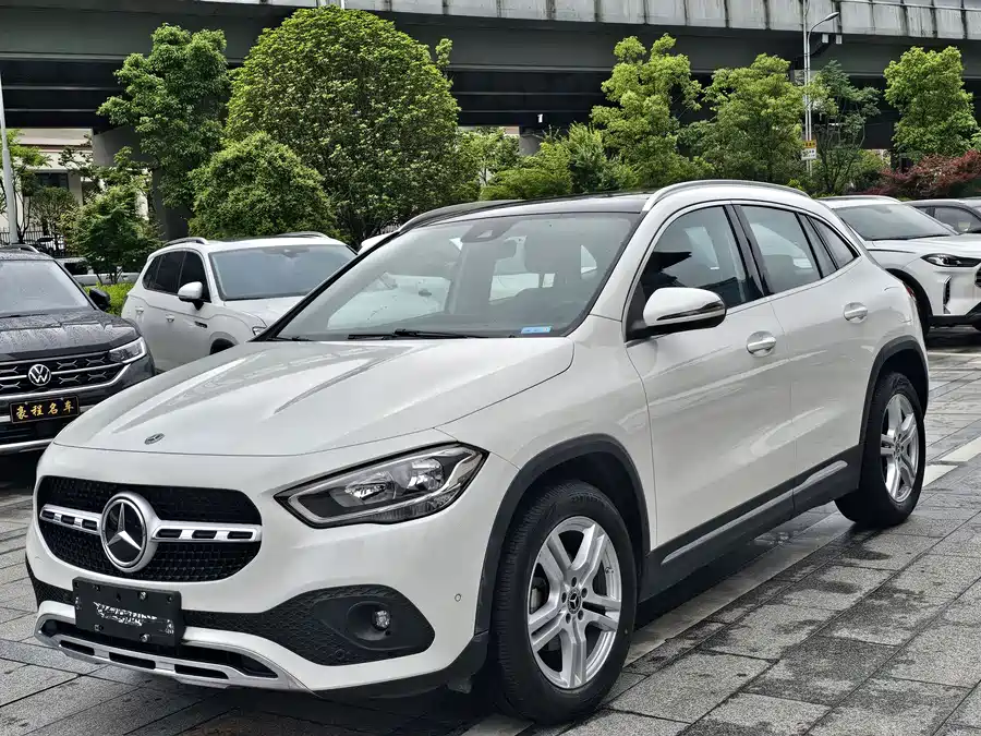 Mercedes Benz GLA
