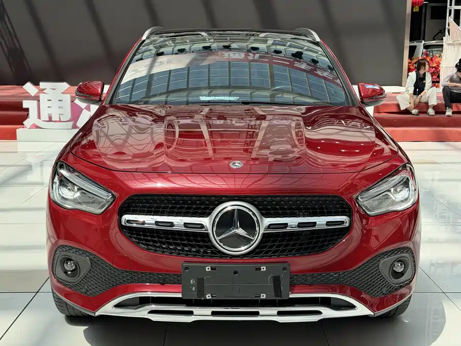 Mercedes Benz GLA