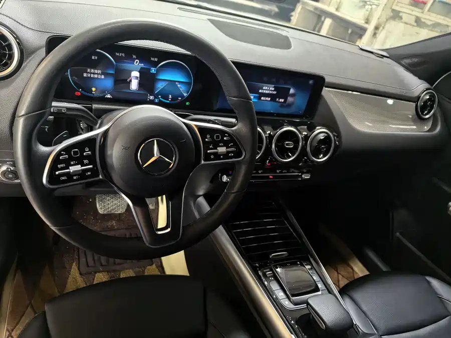 Mercedes Benz GLA