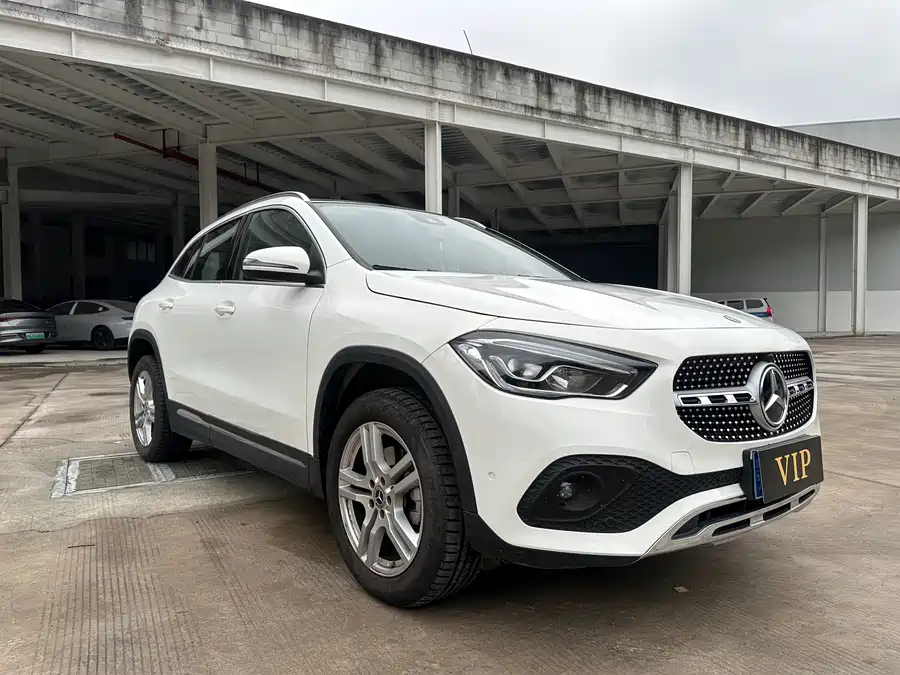Mercedes Benz GLA