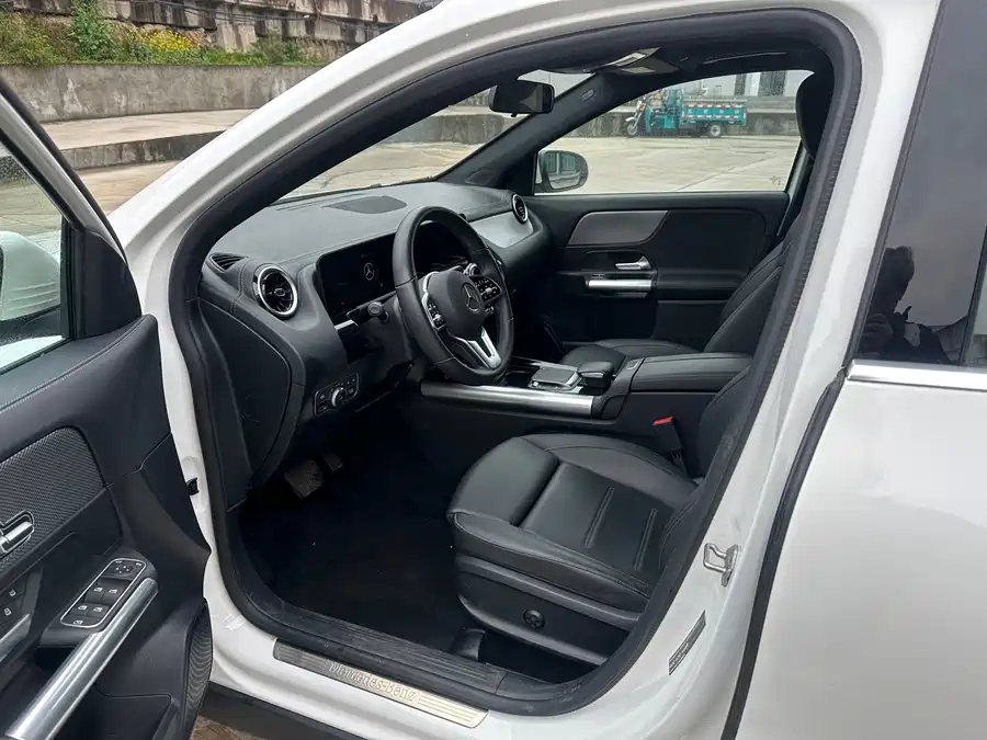 Mercedes Benz GLA