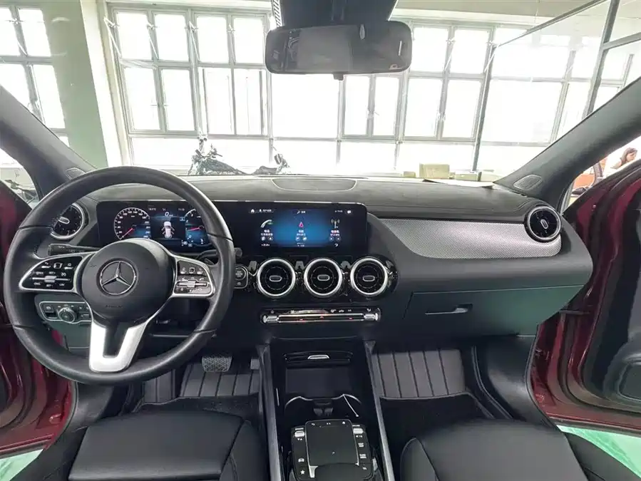 Mercedes Benz GLA