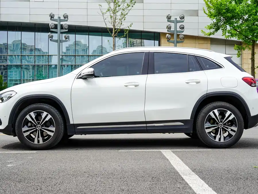 Mercedes Benz GLA