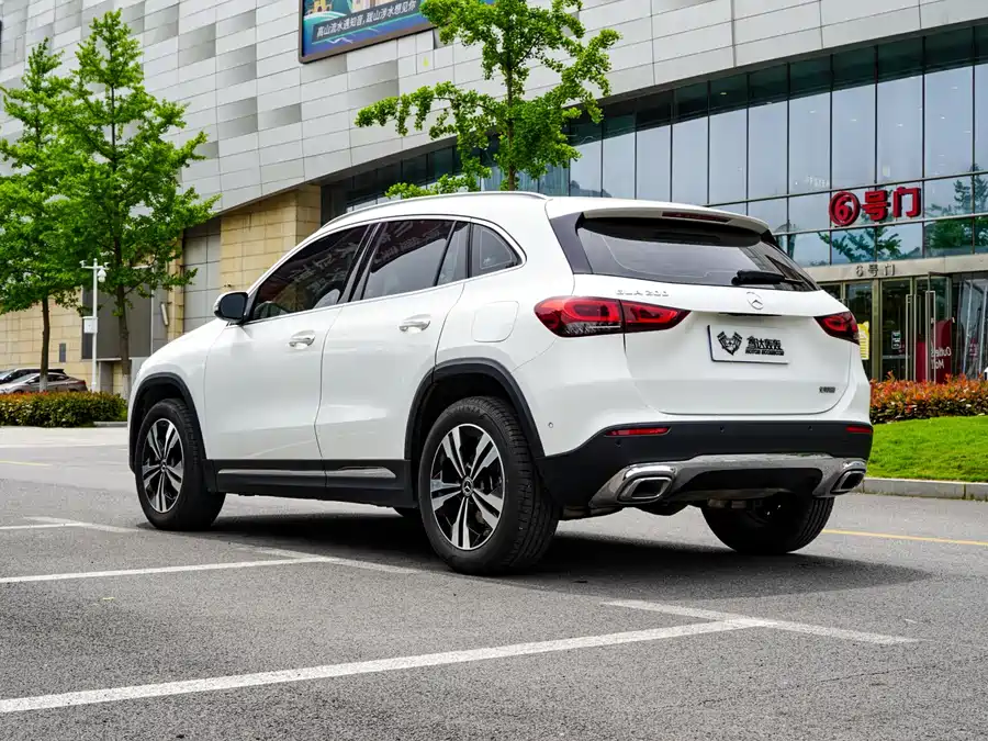 Mercedes Benz GLA