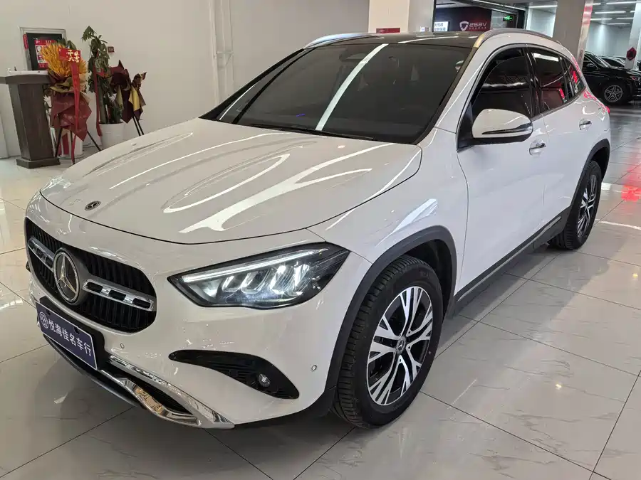 Mercedes Benz GLA
