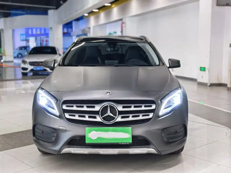 Mercedes Benz GLA
