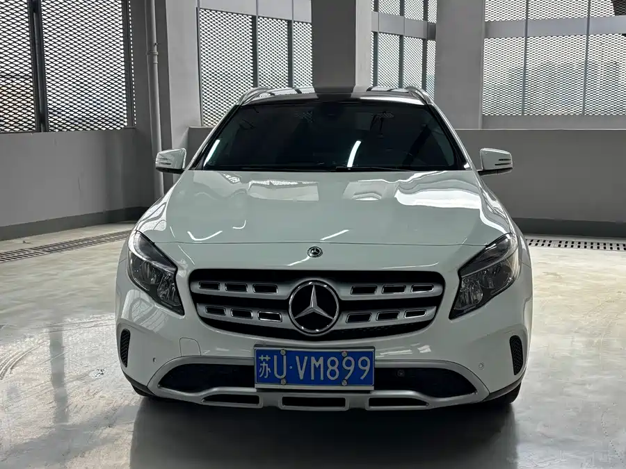 Mercedes Benz GLA