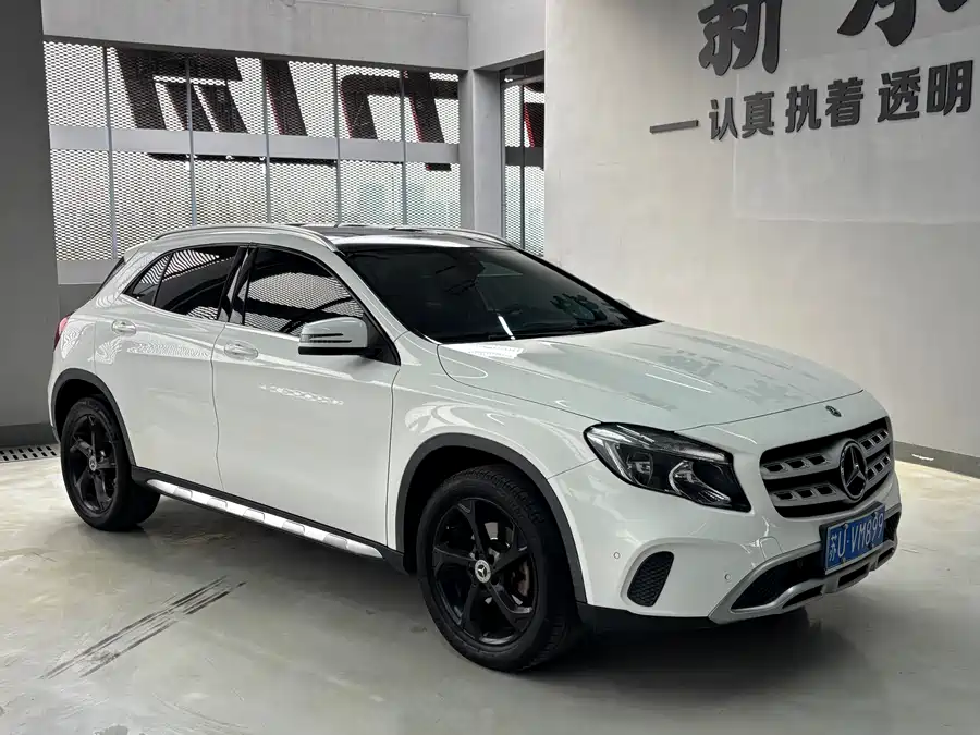 Mercedes Benz GLA