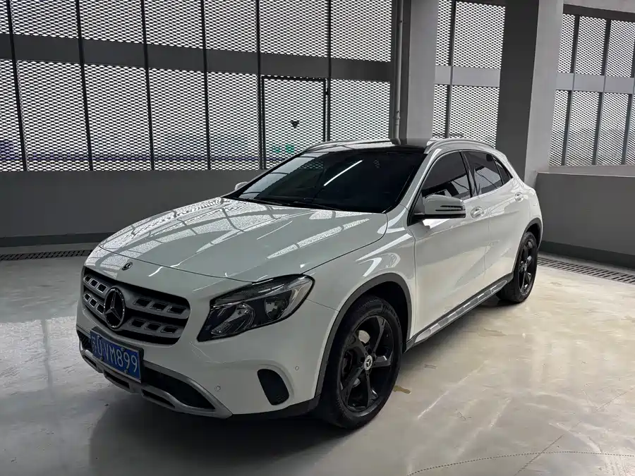 Mercedes Benz GLA