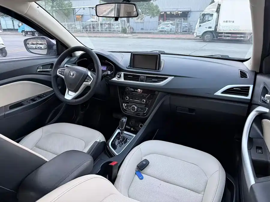 Changan Yuexiang V7