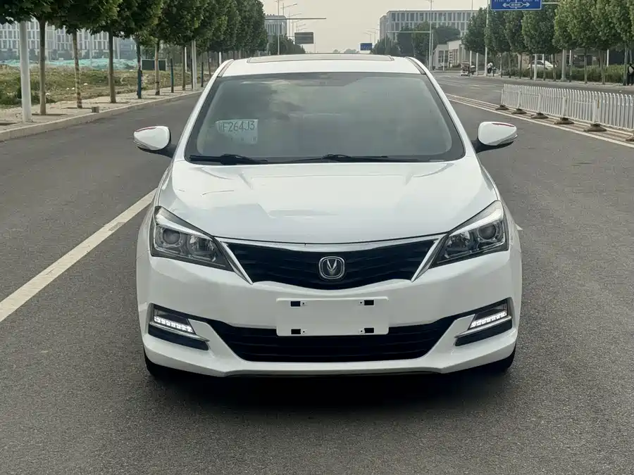 Changan Yuexiang V7