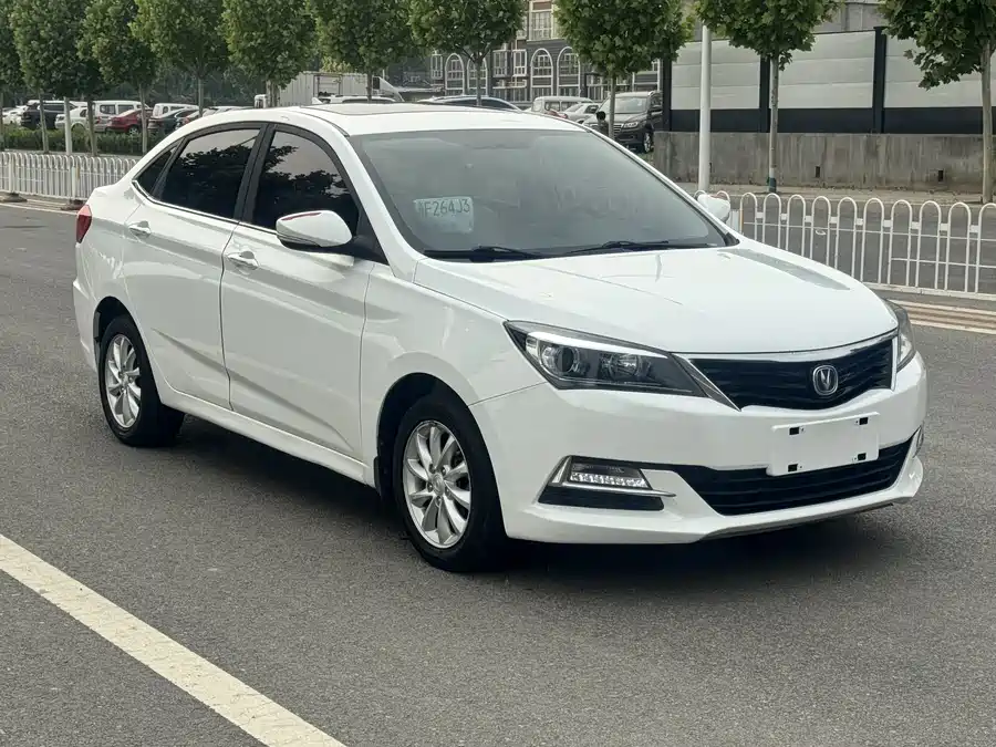 Changan Yuexiang V7