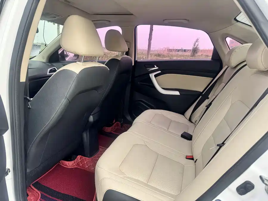 Changan Yuexiang V7