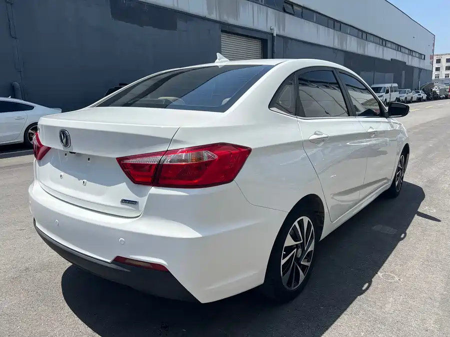 Changan Yuexiang V7
