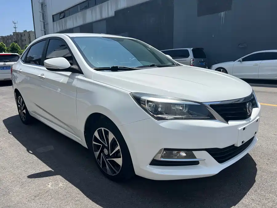 Changan Yuexiang V7
