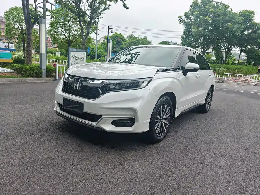 Honda Crown Road