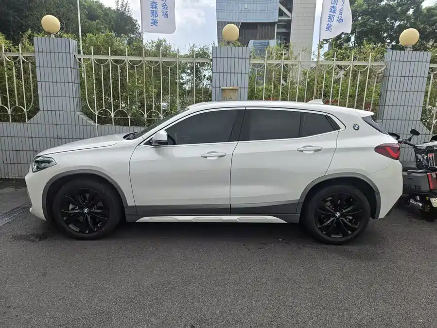 BMW X2