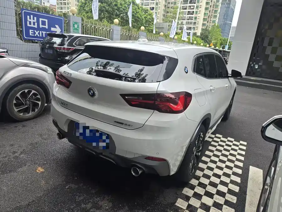 BMW X2