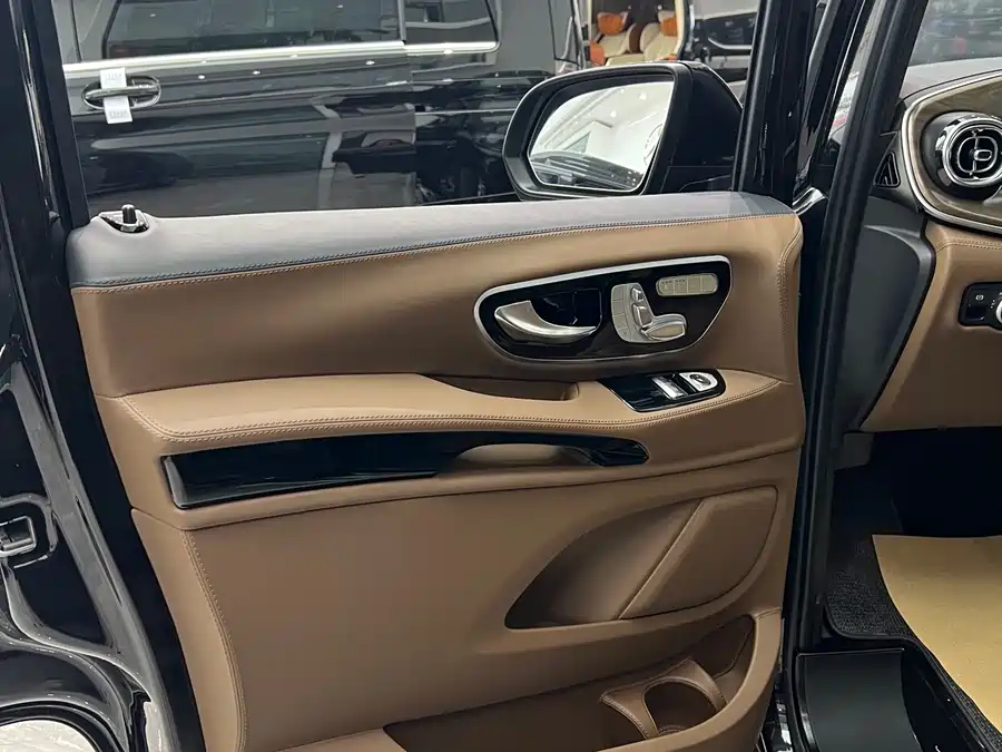 Mercedes Benz Vito