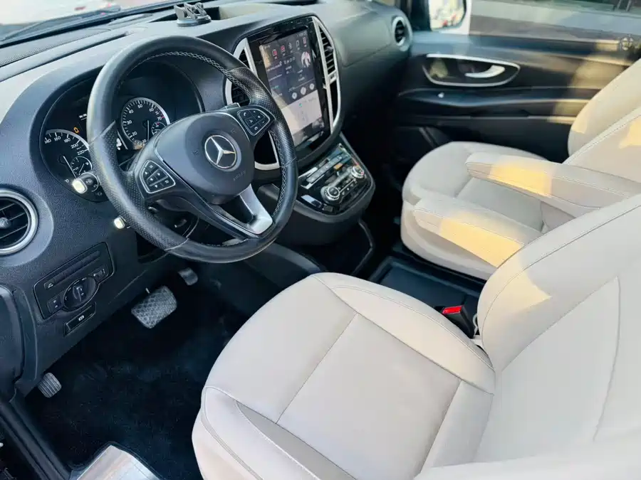 Mercedes Benz Vito