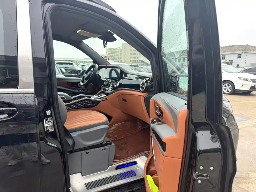 Mercedes Benz Vito