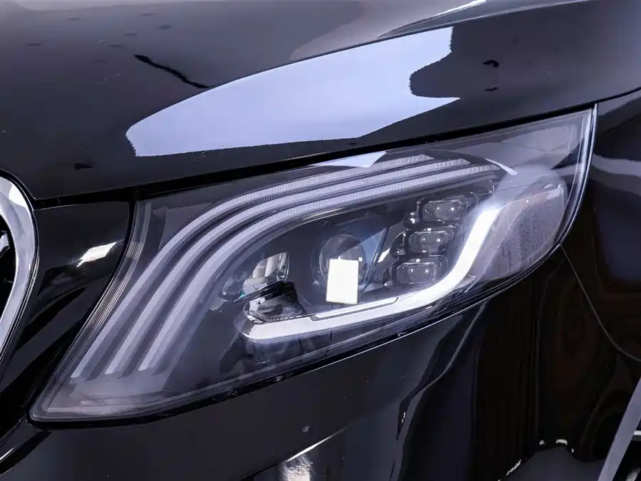 Mercedes Benz Vito