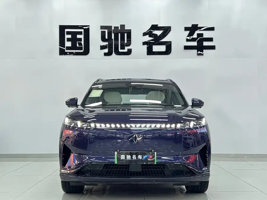 Dongfeng eπ008