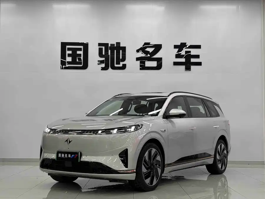 Dongfeng eπ008