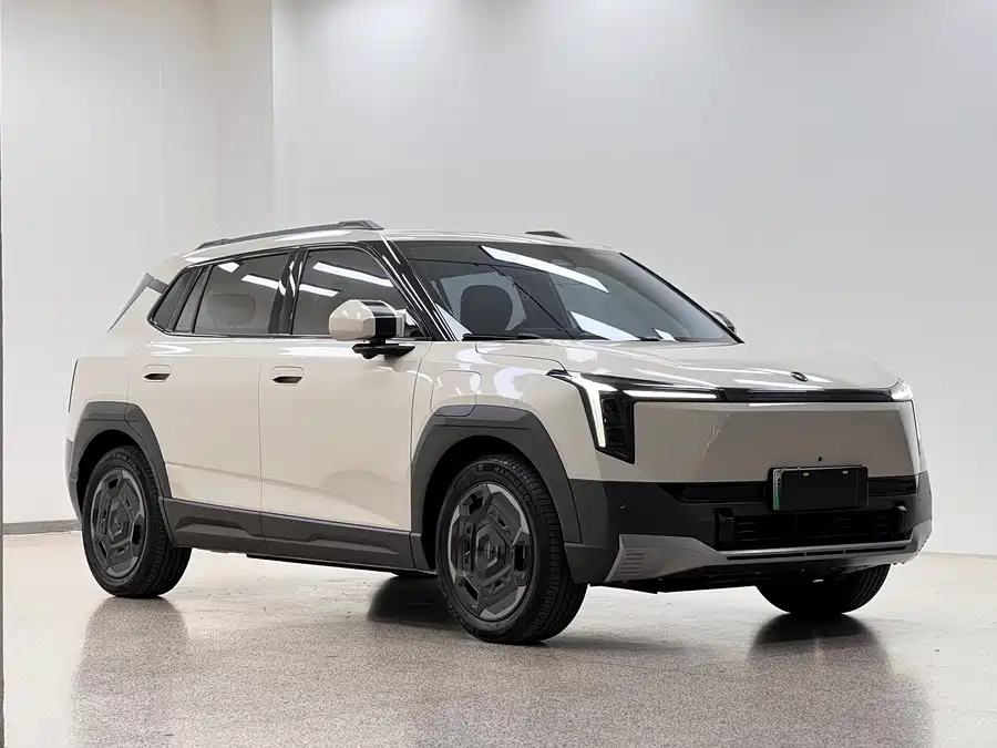 Dongfeng Nano 06