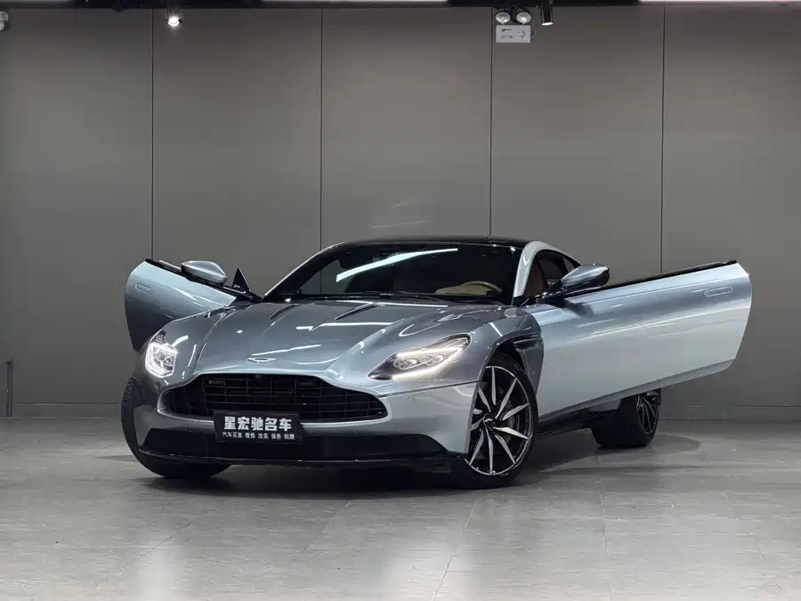 Aston Martin DB11