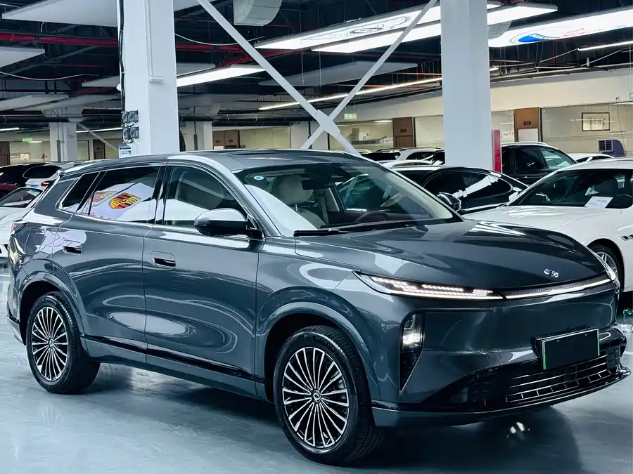 Dongfeng L8