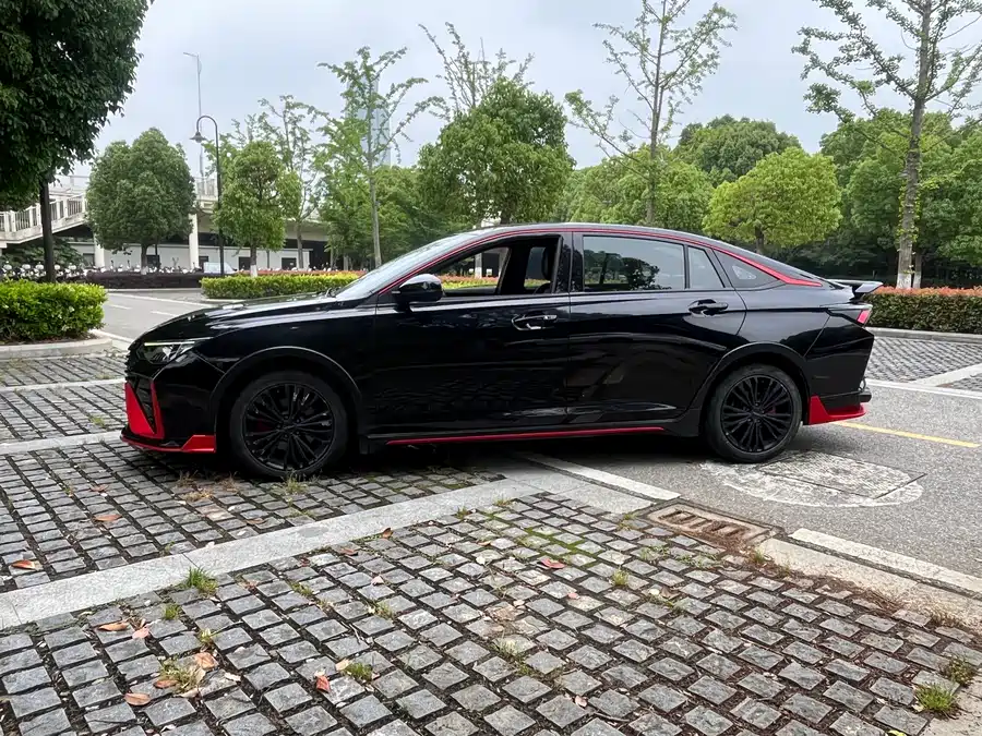 Dongfeng Yixuan MAX