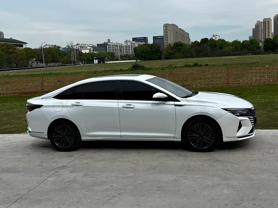 Dongfeng Yixuan MAX