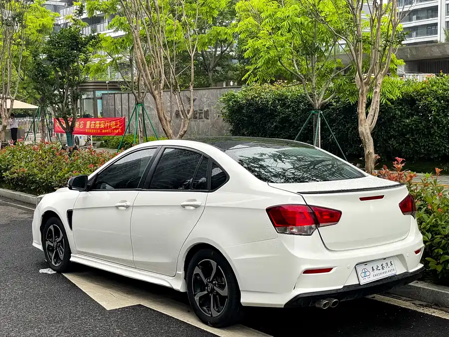 SOUEAST V5 Lingzhi