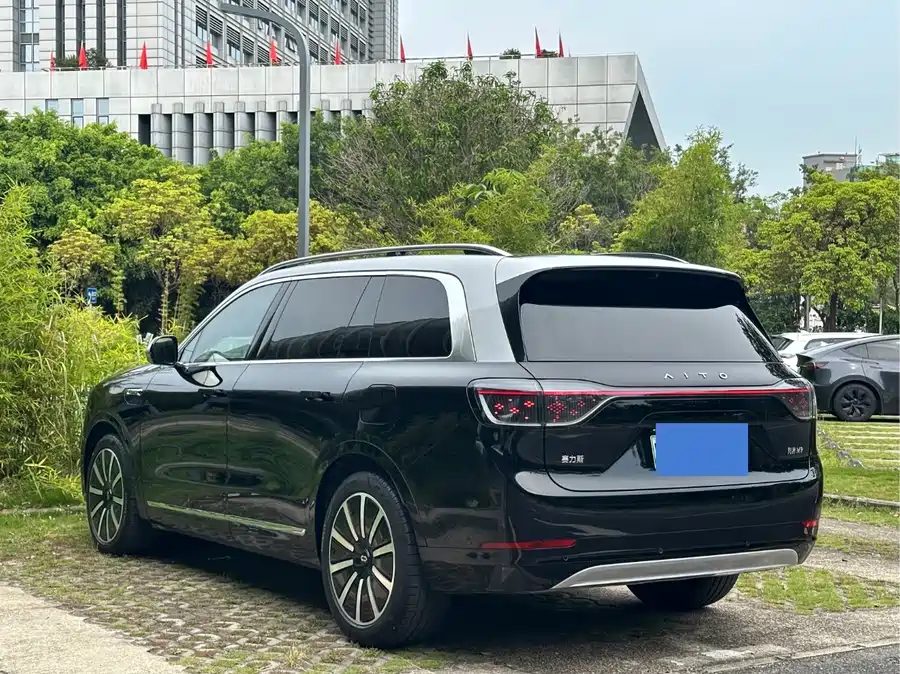 AITO Wenjie M9