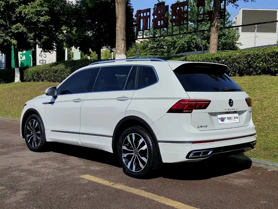 Volkswagen Tiguan L
